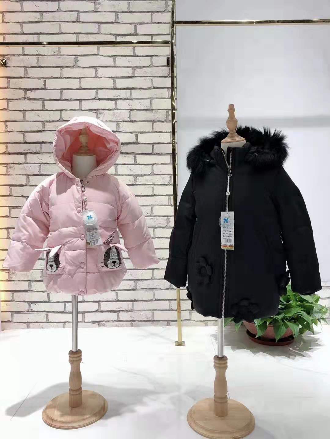 大风车小童加厚羽绒服,大牌尾货羽绒服童装