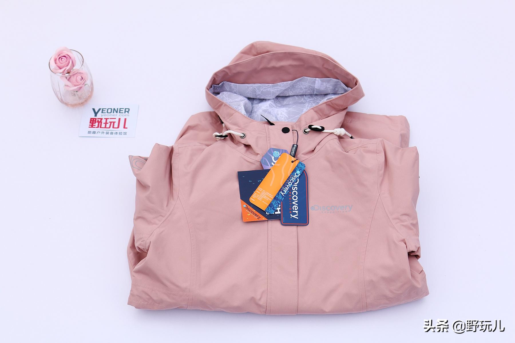 既时尚又实用的冲锋衣,简约而不简单的冲锋衣奢潮