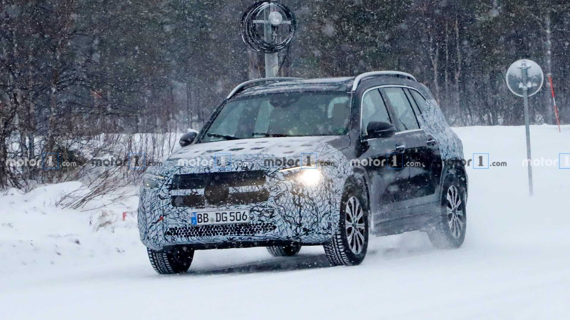 奔驰新能源电动汽车最新款eqc,奔驰新能源eq轿车