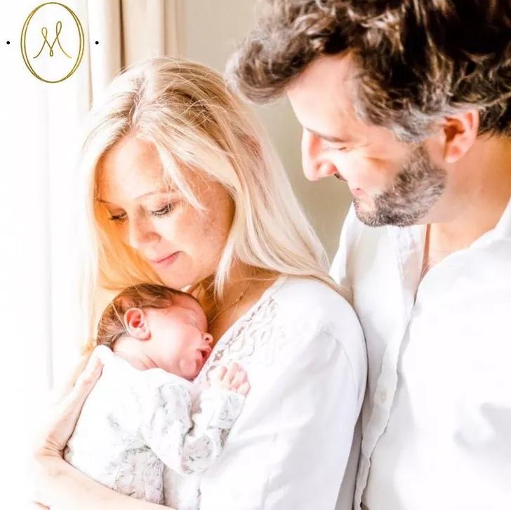 给富豪妹妹当保姆,给富豪家庭当保姆