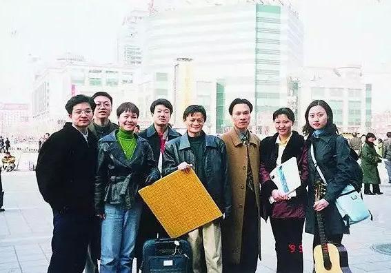 哪一年岳云鹏14岁郭德纲26岁,岳云鹏王宝强郭德纲马云成长史