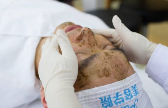 为什么眼周爱长脂肪粒，该怎么消除？