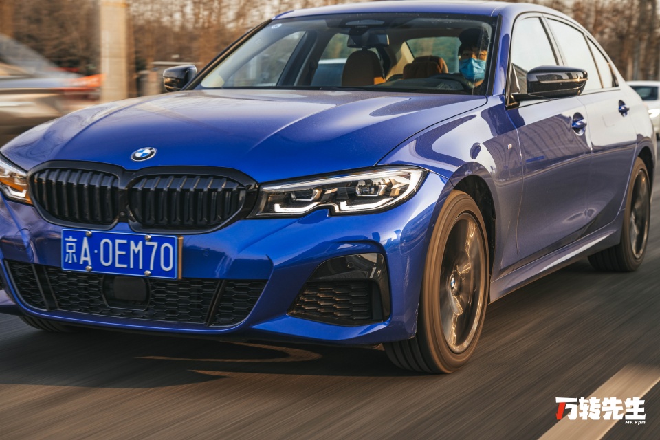 试驾宝马330Li丨即便它变得舒适，也依旧能让人爱上