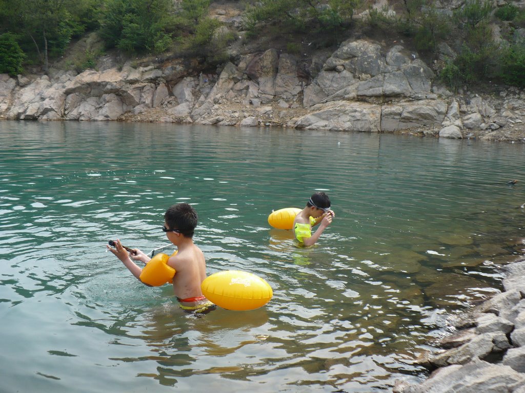 不小心把蚂蝗吞进肚子里会死吗,误吃蚂蟥在身体里能活吗