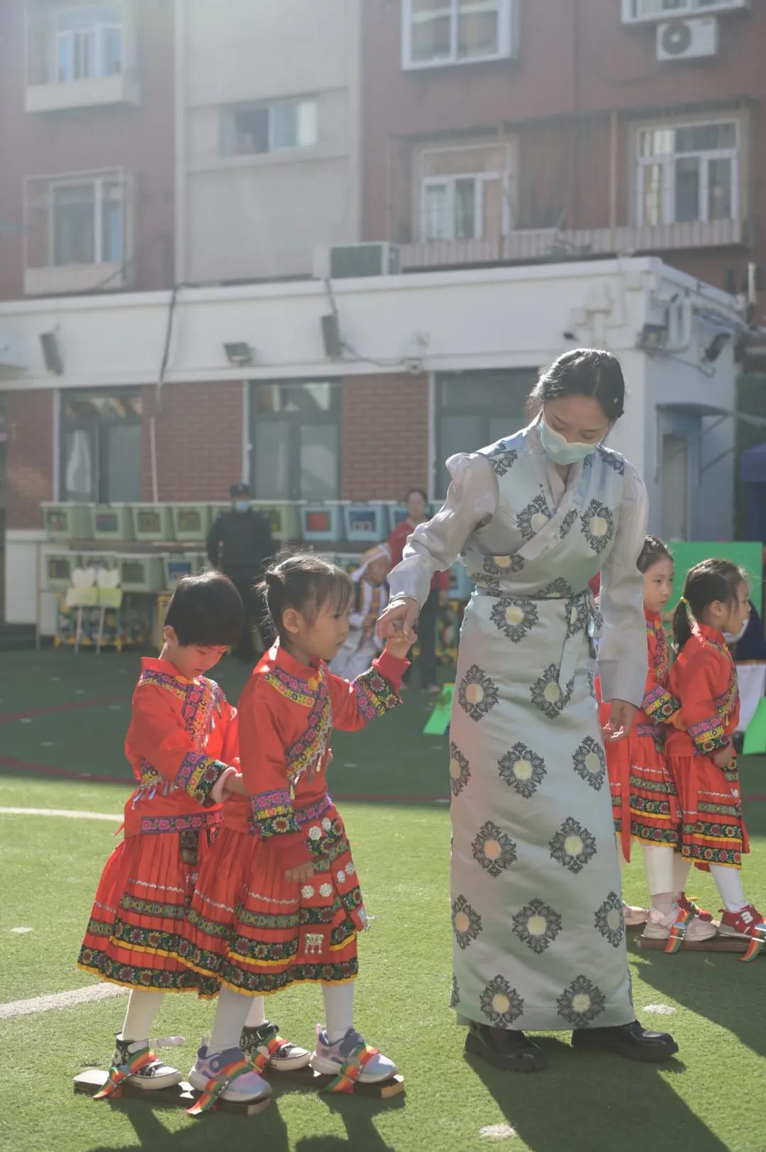 民族团结润童心家园携手共成长——和平五幼举行2021年秋季民族运动会