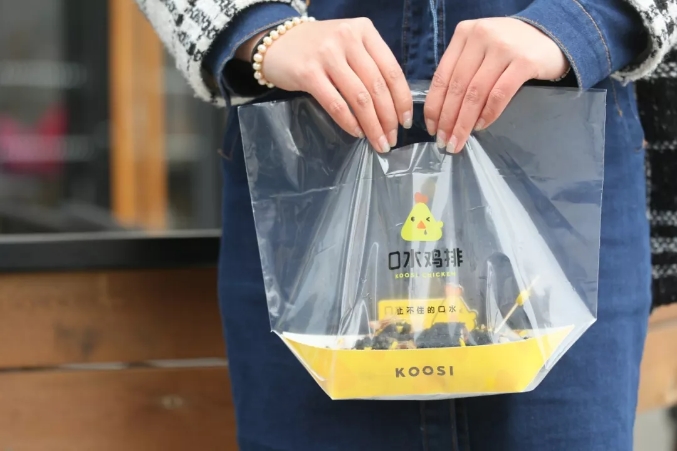 一家鸡排店一年赚五十万,10平米炸鸡店利润