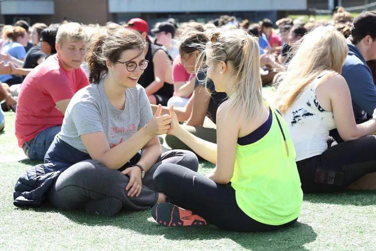 加拿大海滨的真实生活 (加拿大真正的风土人情)