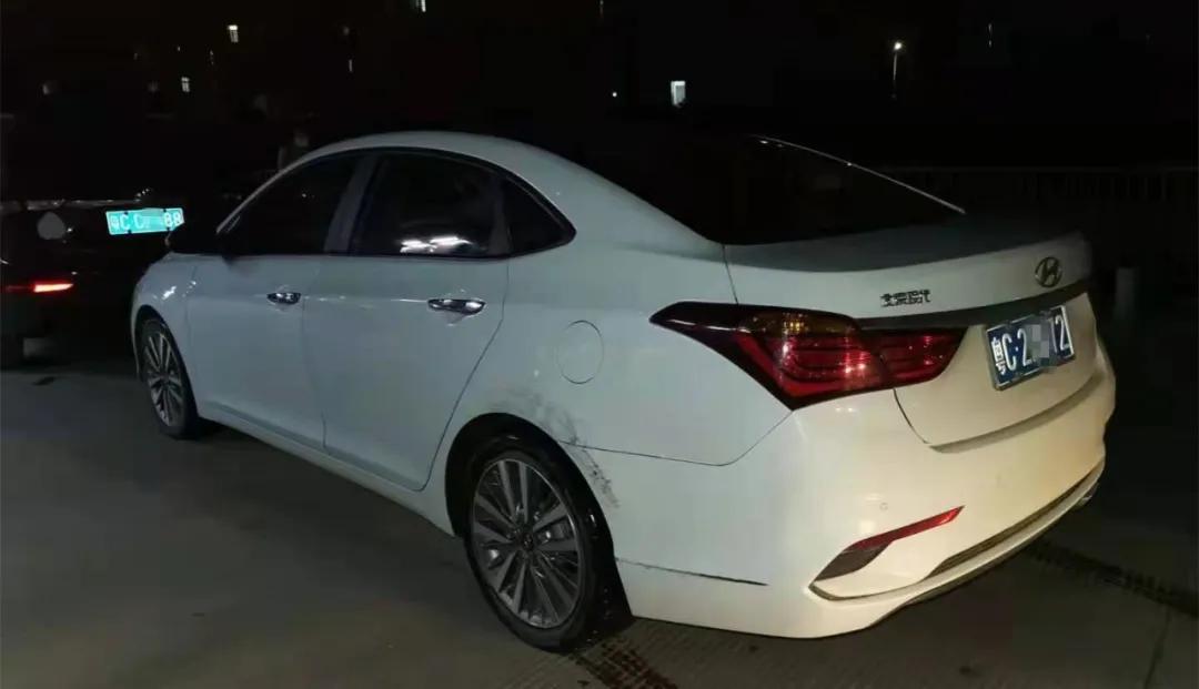 别克车主疯狂撞人后来怎么处理,司机撞倒路人后开车离开后续