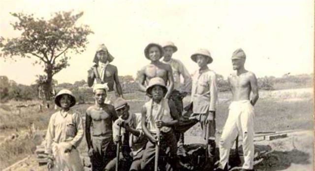 抗战后期日本人用军火来换粮食,抗日战争结束后的日本兵跑到农村