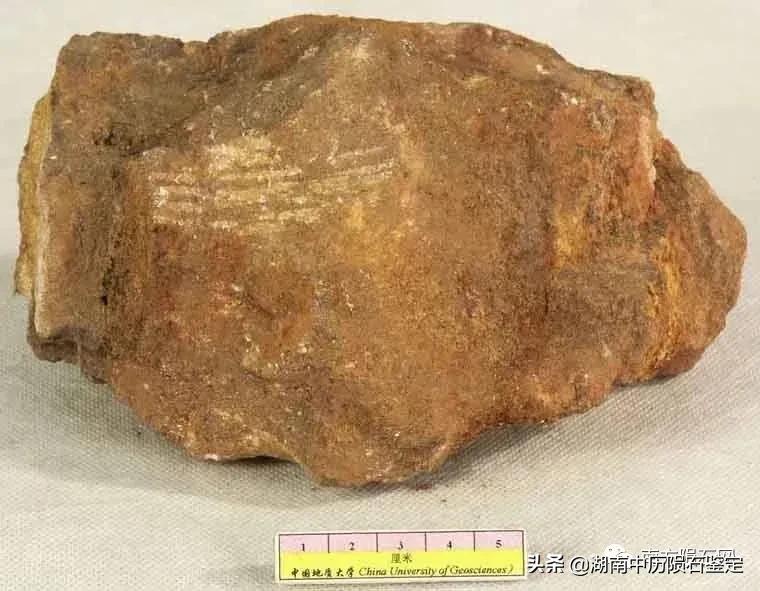 月球陨石与地球矿石的区别,月球陨石和矿石有什么区别