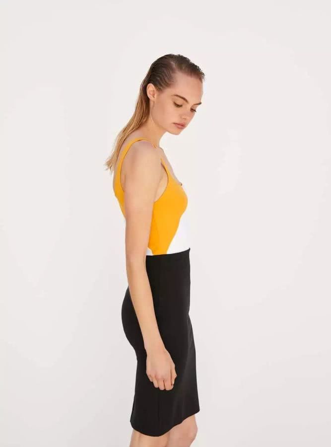 zara值得入手的连衣裙,zara新出的牛仔开叉连衣裙