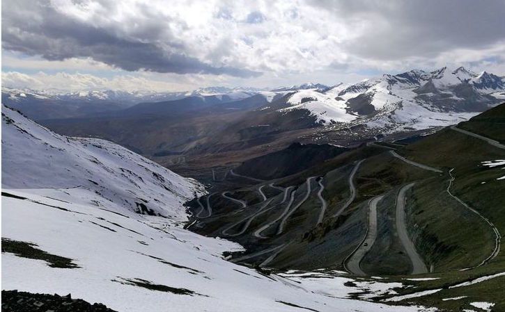 希夏邦马峰旁边是珠峰吗,希夏邦马峰和珠穆朗玛峰
