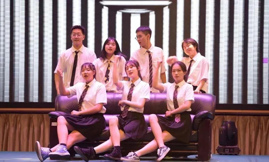 重庆凤鸣山中学状元,凤鸣山文理科双状元