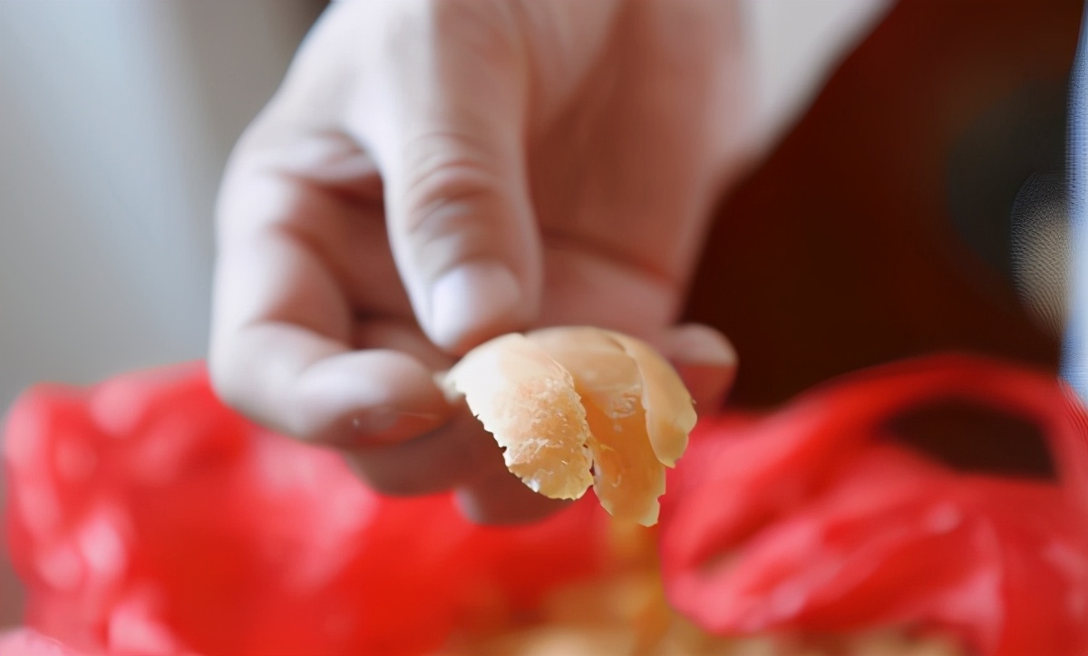 修脚师鲁可水:从业30年,用万人脚皮作画,富豪出20万被拒