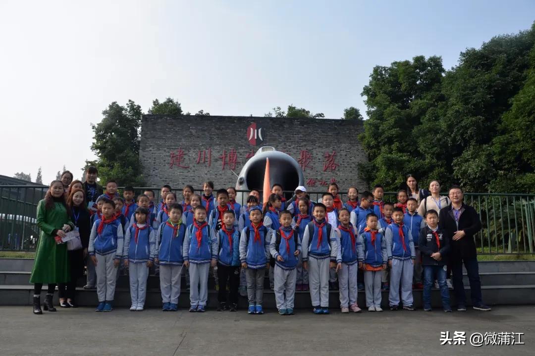 泡桐树小学蒲江分校图片,泡桐树小学蒲江分校怎么样