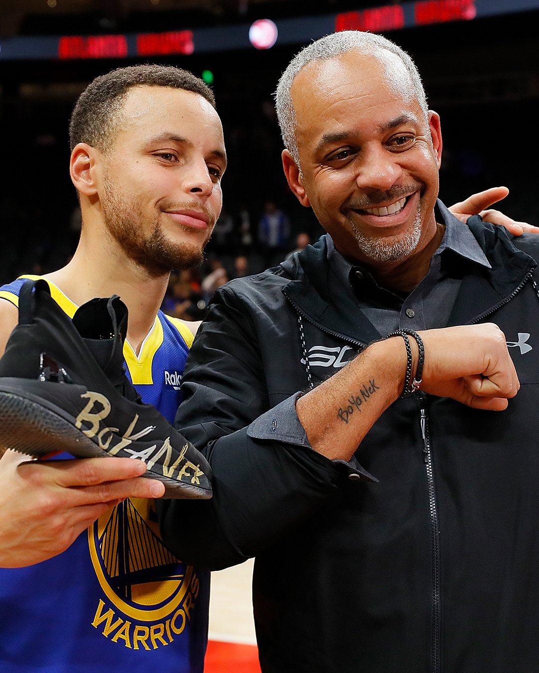 NBA今日球鞋精选：新配色UACurry5来了！库里穿它致敬老爹