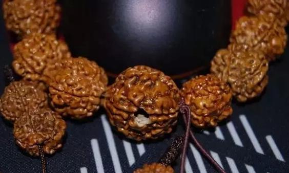 新手不容易踩坑的文玩,最值得入坑的文玩