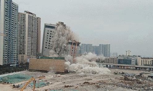 疫情之前，我们去年货展销会转了转