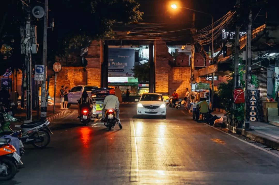 在清迈逛夜市感受泰国人慢生活,去清迈享受放下脚步的慢生活
