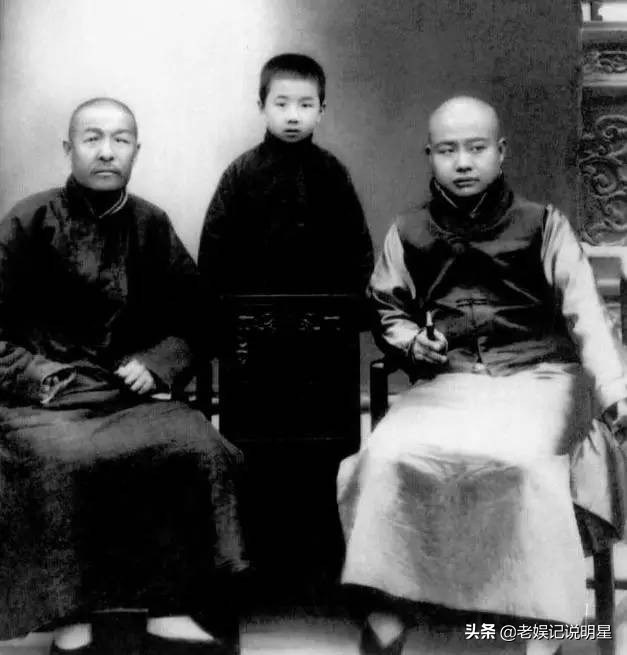 启功自述生平视频,启功晚年照片大全