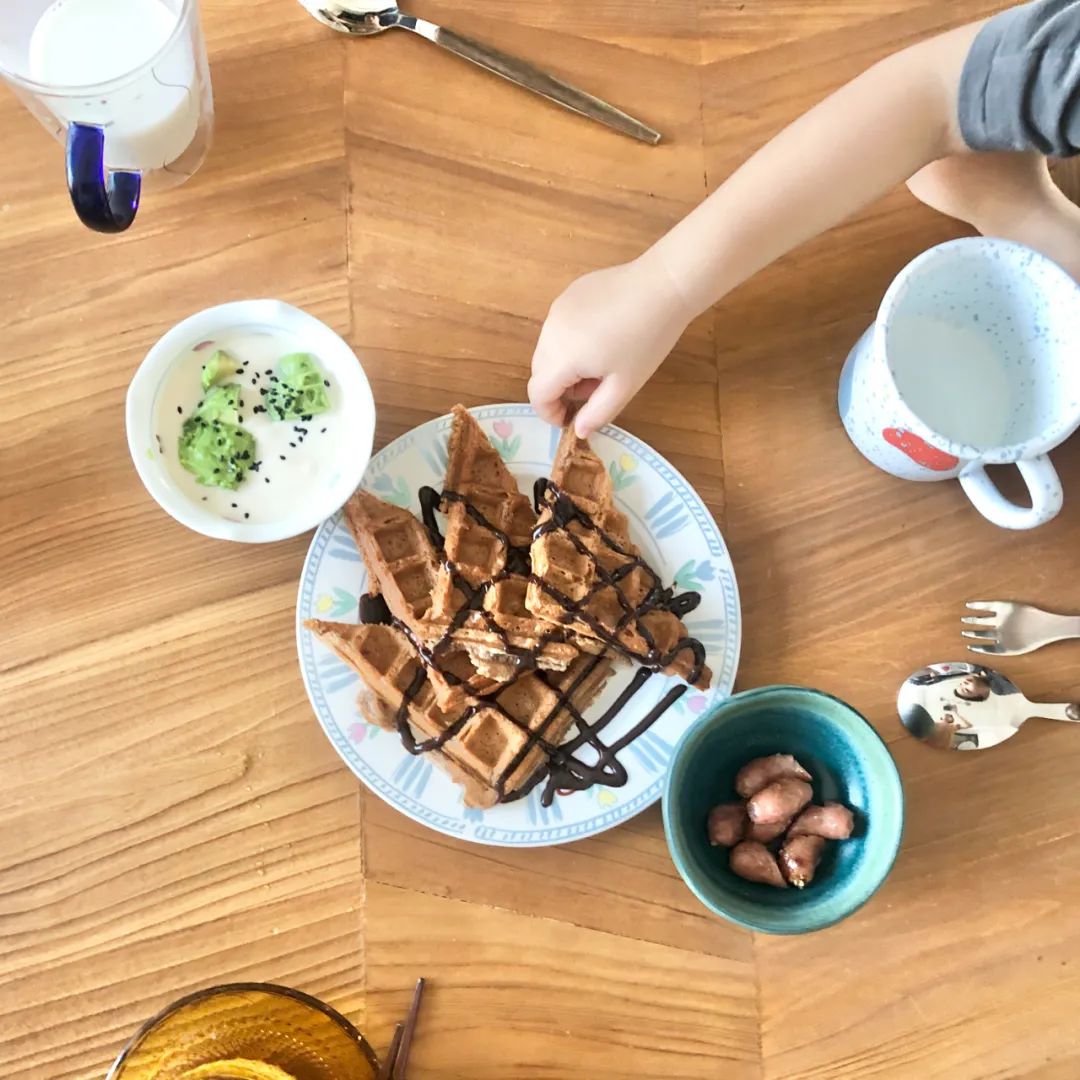 邻居秀家|细节控的家有多治愈?单凭她家开关就能出圈了