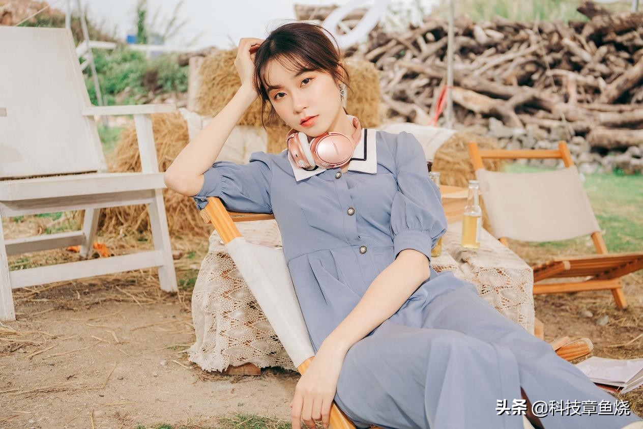 你说我馋BoseQC35II的颜色，其实我更馋它的声音