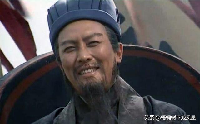 农民挖出古墓毁坏尸体,黄忠的墓被挖出来的视频