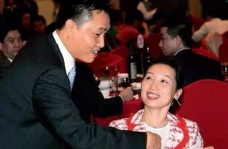 熬过12年铁窗生涯，黄光裕身后原来一直站着“不倒的靠山”