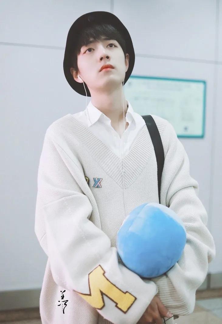 jennie同款提花高领毛衣,jennie同款开衫毛衣