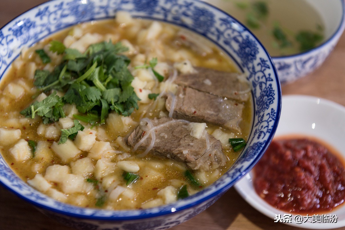 临汾鼓楼美食羊肉泡馍,临汾伊楼牛羊肉泡馍