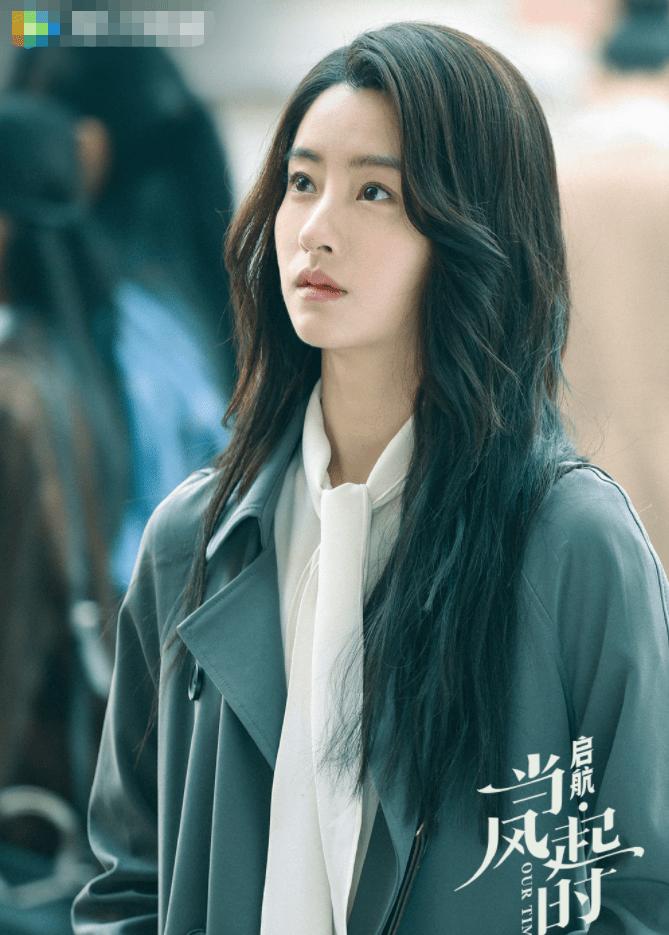 吴磊拍启航当风起时拿酒瓶砸头,吴磊新剧酒瓶砸头花絮