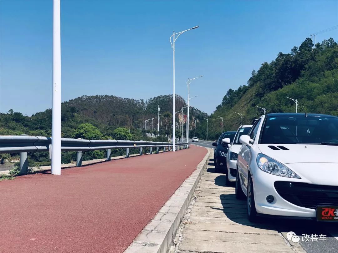 2011年的标致207当年卖多少钱,09年的标致207卖1万3划算吗