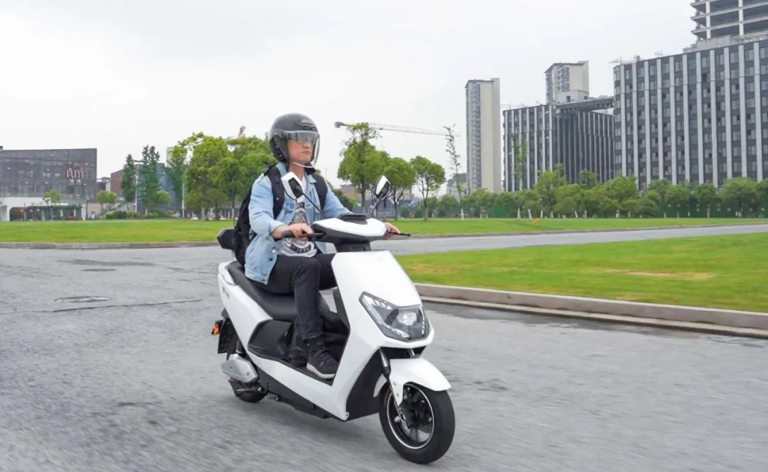 极速58km/h，为硬汉型男打造丨比德文锐舰E50评测报告