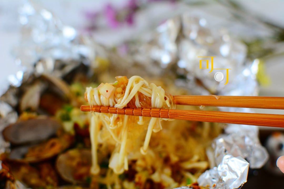 锡纸花甲粉什么样的人群最爱吃,这么冷的天来碗热乎乎的花甲粉