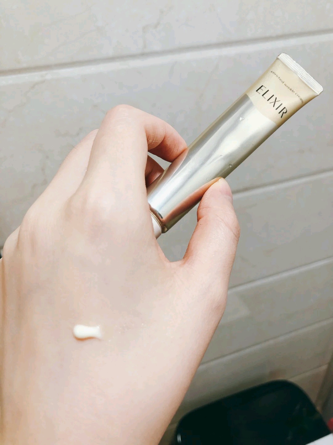 兰蔻眼霜菁纯眼霜适合什么年龄,兰蔻小黑瓶发光眼霜跟ahc眼霜测评