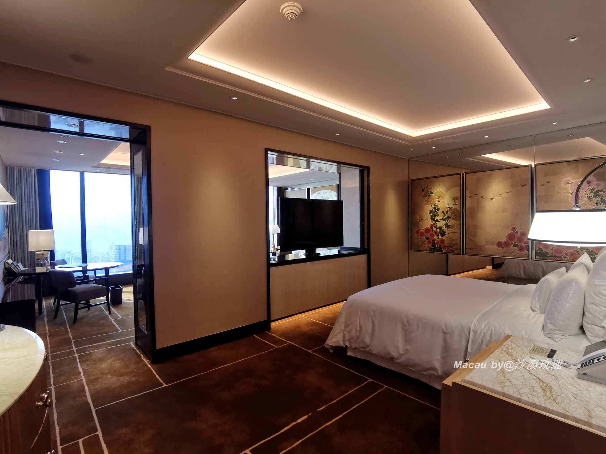 澳门葡京酒店豪华客房一晚多少钱,澳门的美高梅酒店住一晚要多少钱