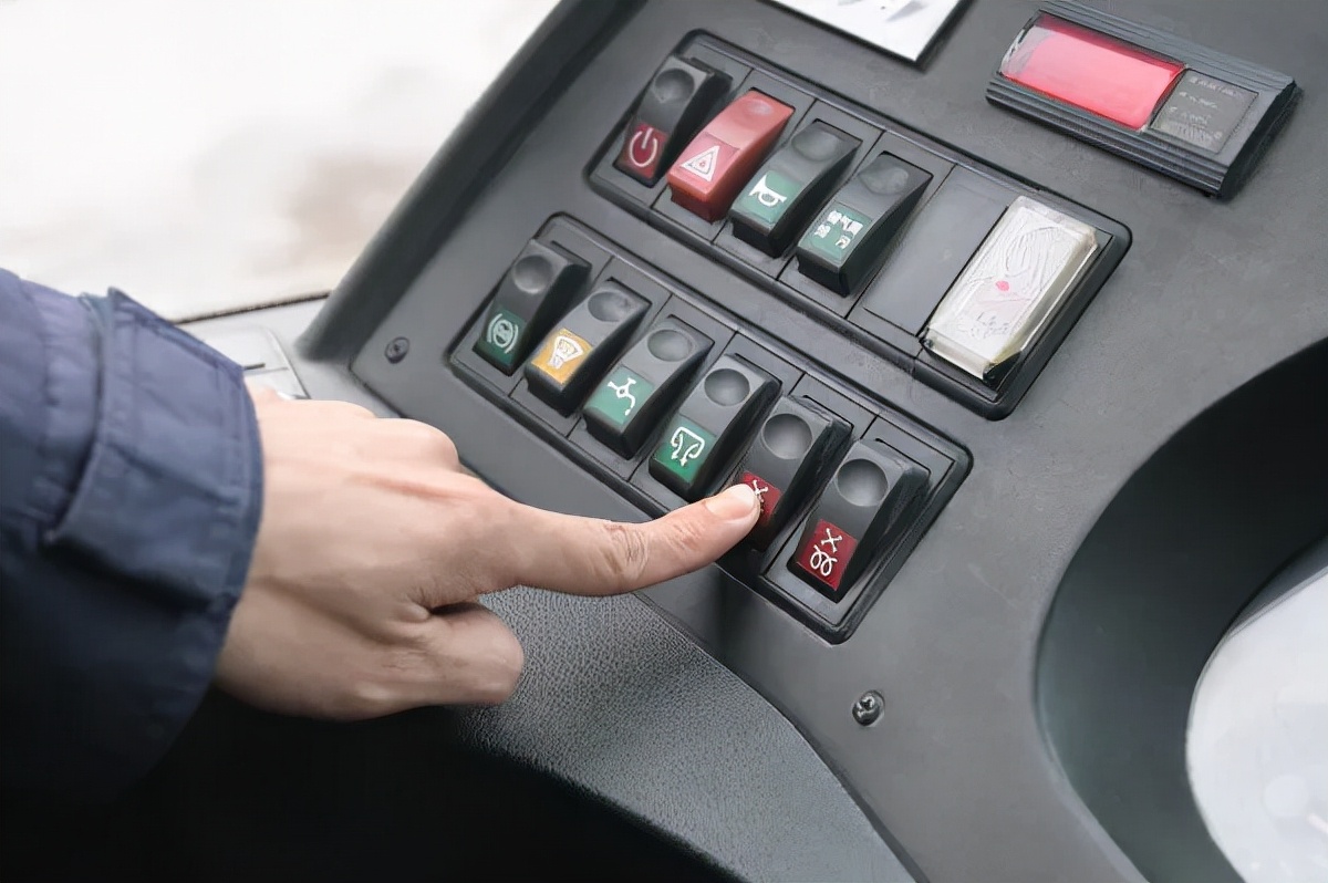 武汉温暖公交车,寒潮天气公交温暖乘客出行