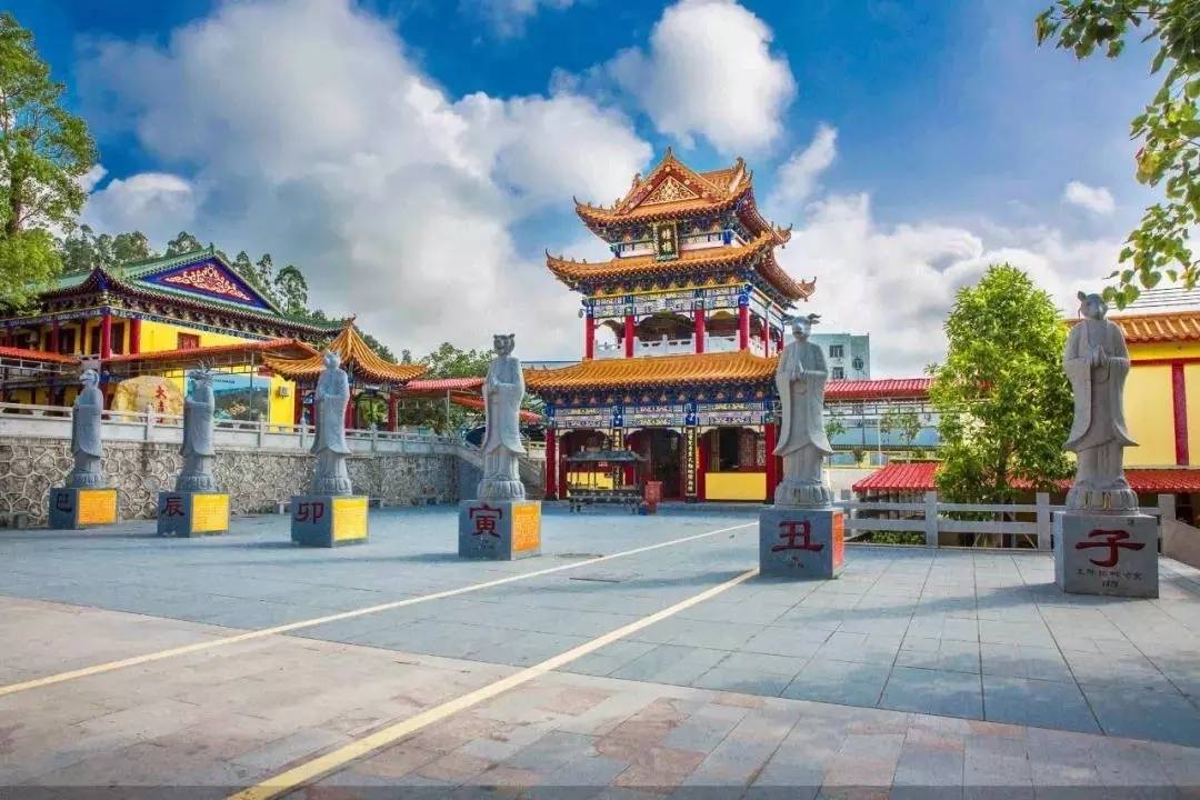 畅游泳池,夏季适合海边游泳的景区