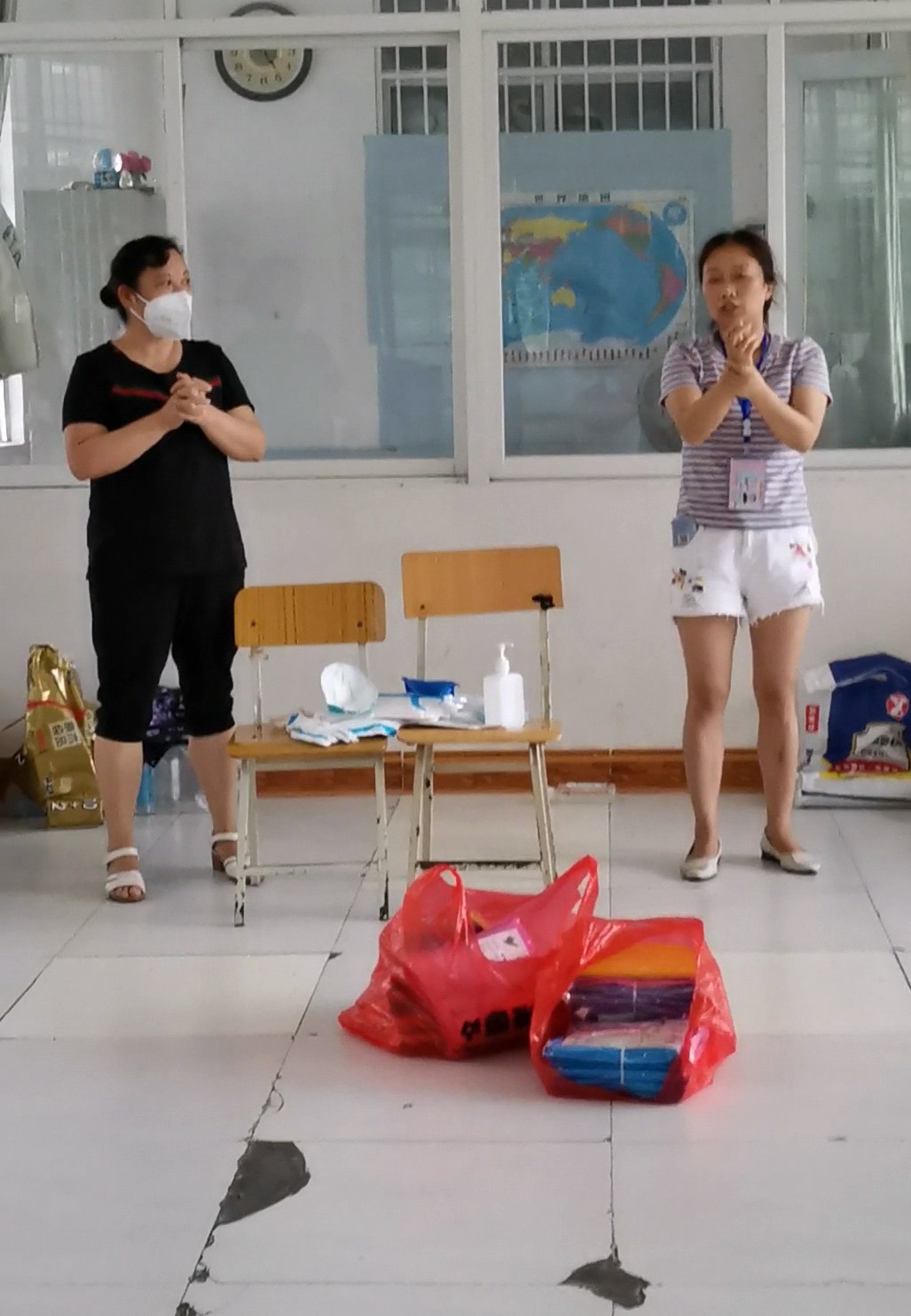 奋战疫情一线的医护们,抗击疫情奋战一线医护