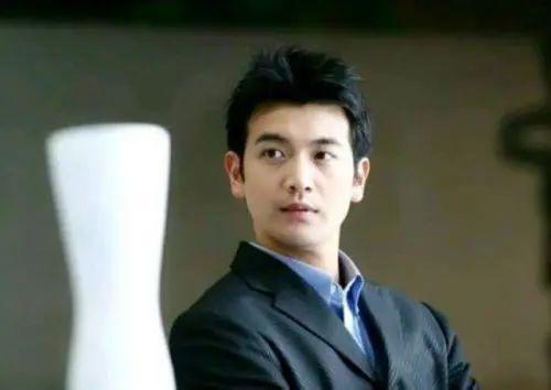 富家千金沦为打工者,富家公子堕落成乞丐