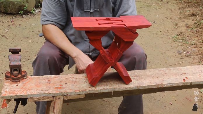 中国宝藏爷爷靠玩木头火到国外了,中国宝藏爷爷玩木头火到国外了