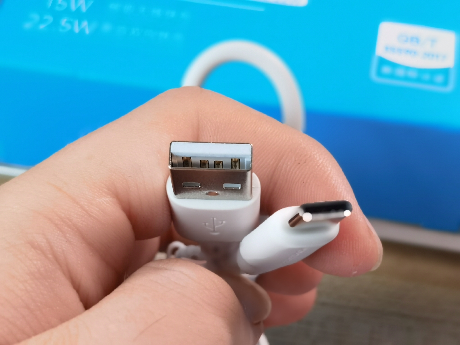 磁吸充电宝实测无线充最新款,无线磁吸快充充电宝测评