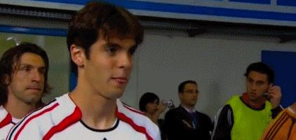 足坛卡卡颜值巅峰帅照,最帅球星卡卡