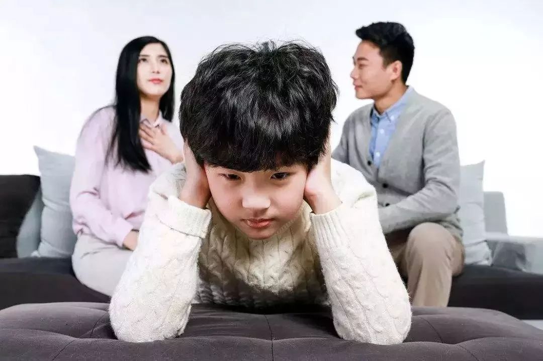 孩子4岁了脾气很倔要怎么样教育,4岁小孩脾气犟怎么纠正