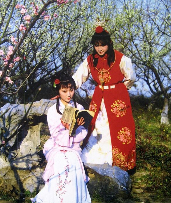 红楼梦贾宝玉人物解析1000字,红楼梦贾宝玉深度赏析解读