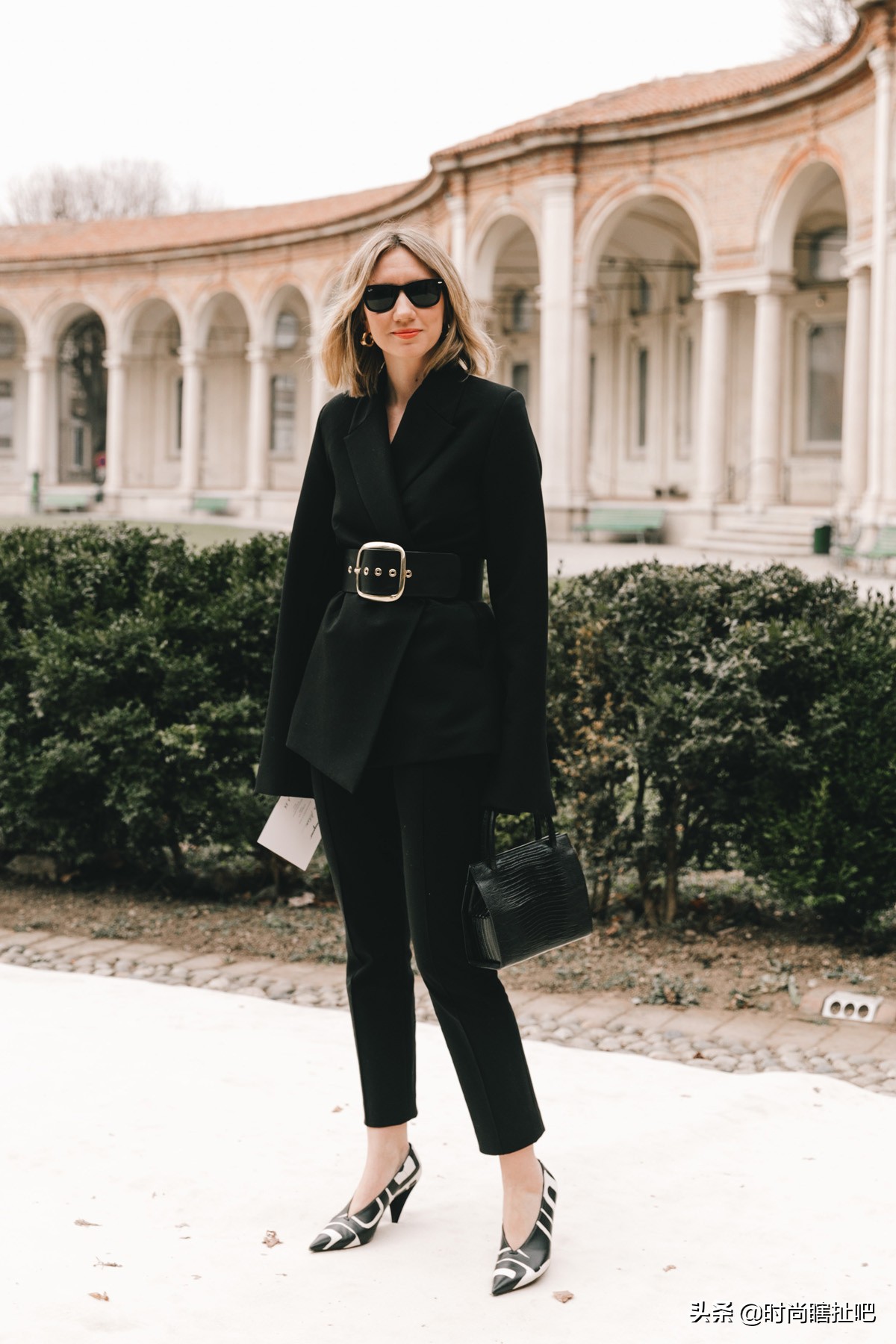 最经典个性的“一身黑”，学会了这三种穿搭方法，想不时髦都难