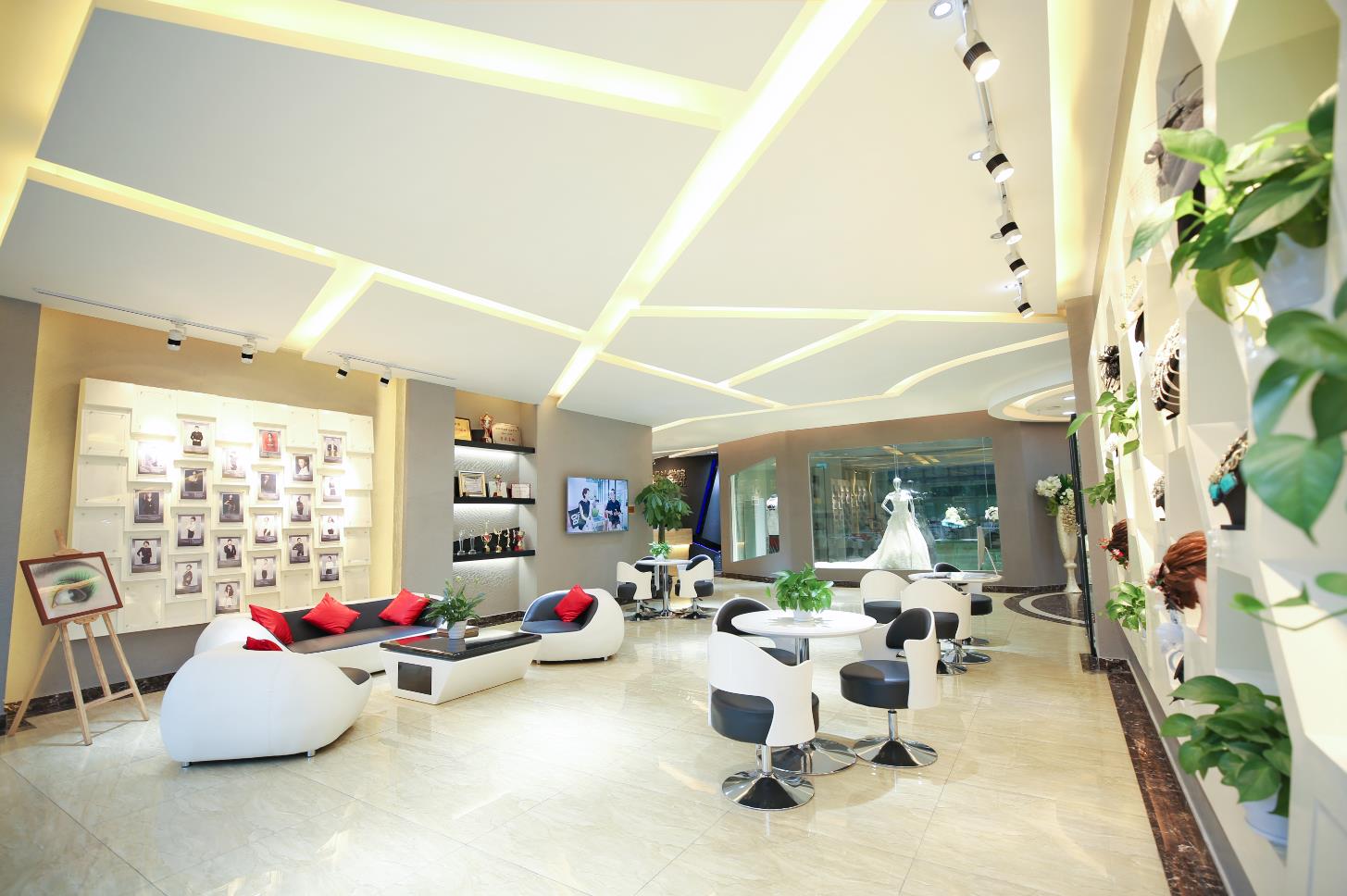 学化妆美甲美睫培训学校,西安美甲培训学校哪个好