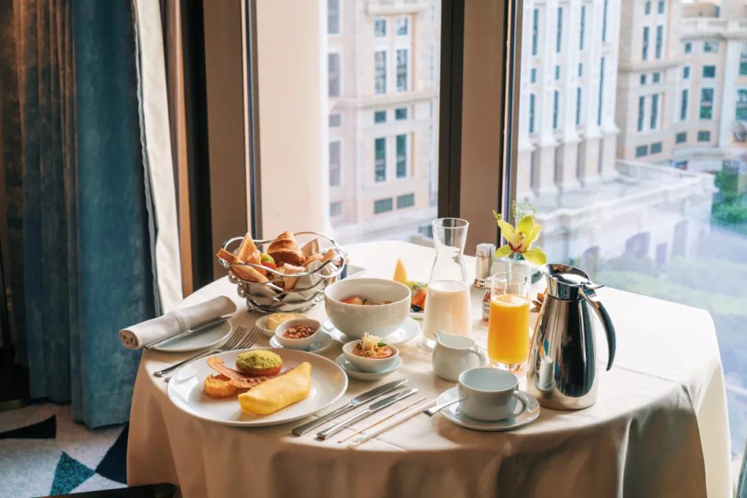 200元住总统套房,200块住酒店吃大餐