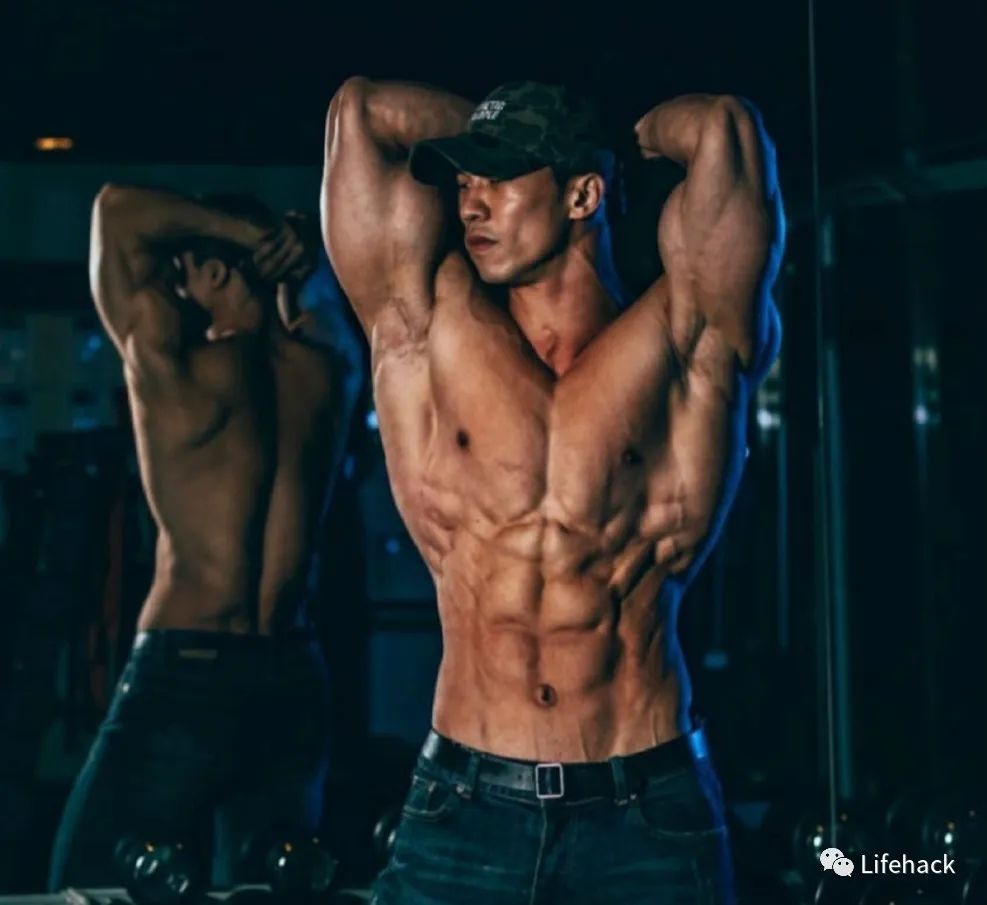 肌肉男女实力强啪，帅翻整个健身圈