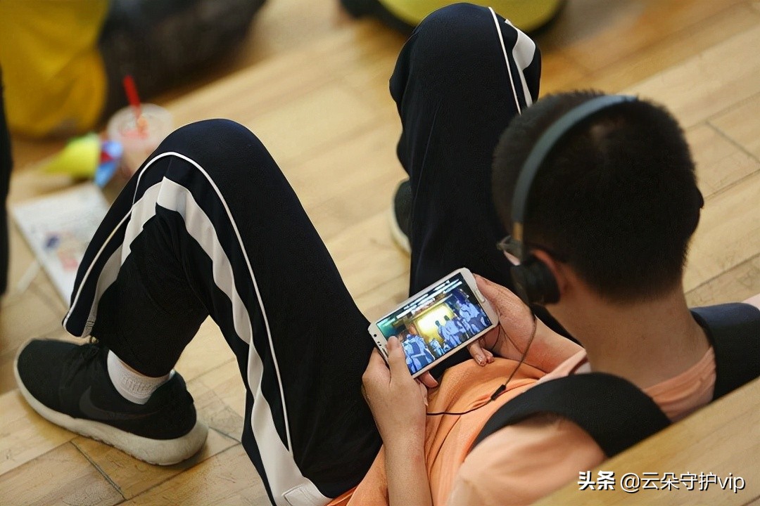 儿童手机成瘾,手机成瘾学生的心理辅导